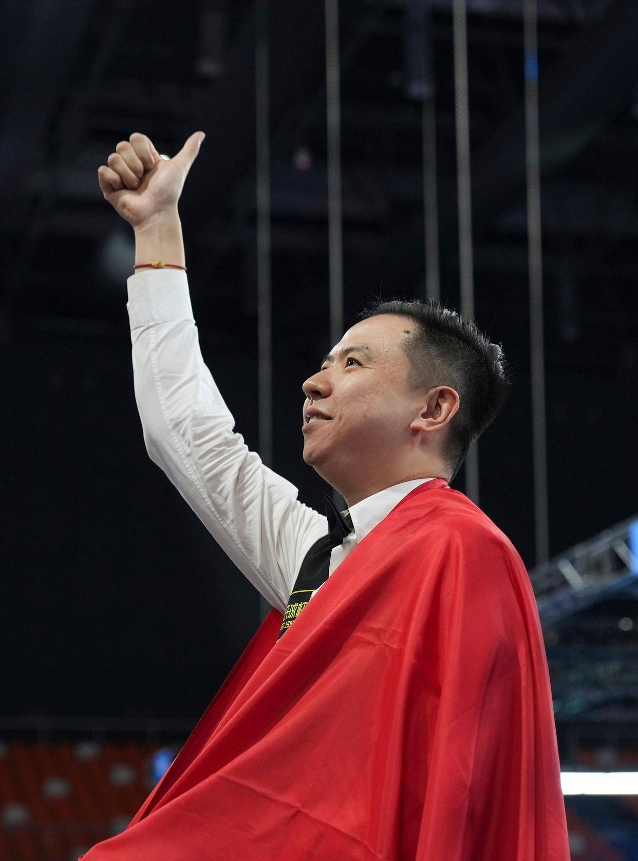 马卡三战97分爵士官方不敢信！后仰似诺天王 真北境之王露恶魔微笑